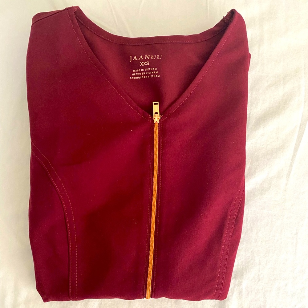 Jaanuu Rose Zip Tulip Top